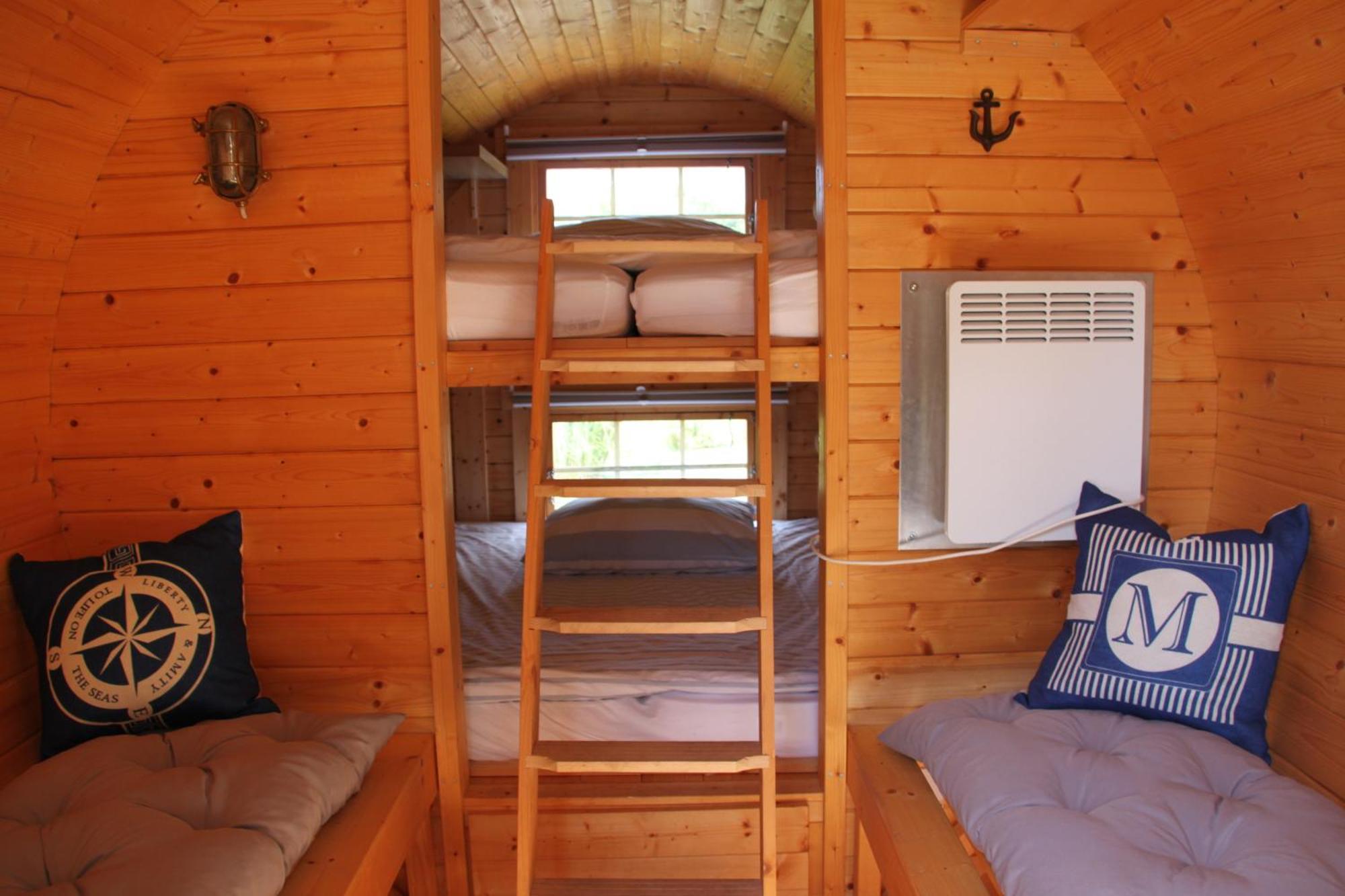 Schlaffaesser Teichwiesenhof Oldenburg in Holstein Kamer foto